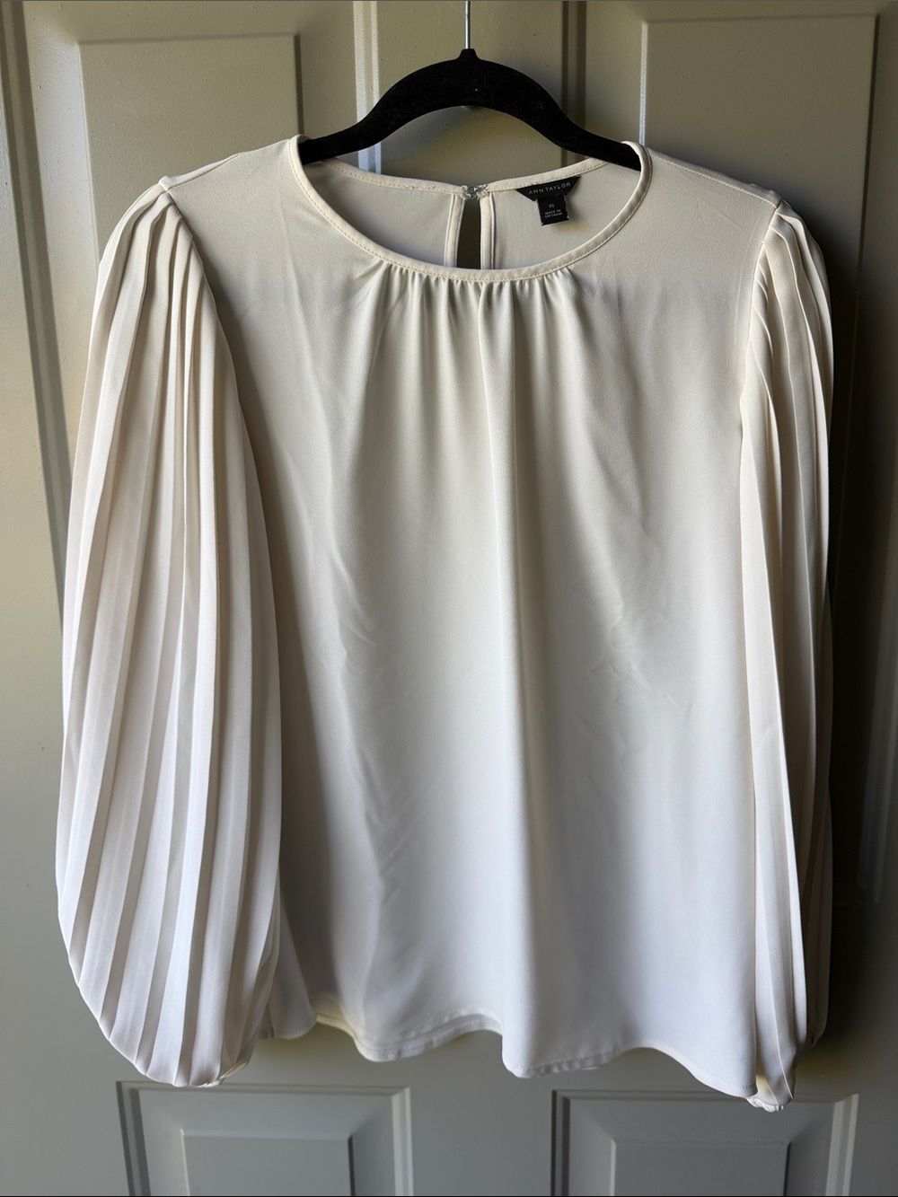 Ann Taylor Ivory Pleated Balloon-Sleeve Blouse